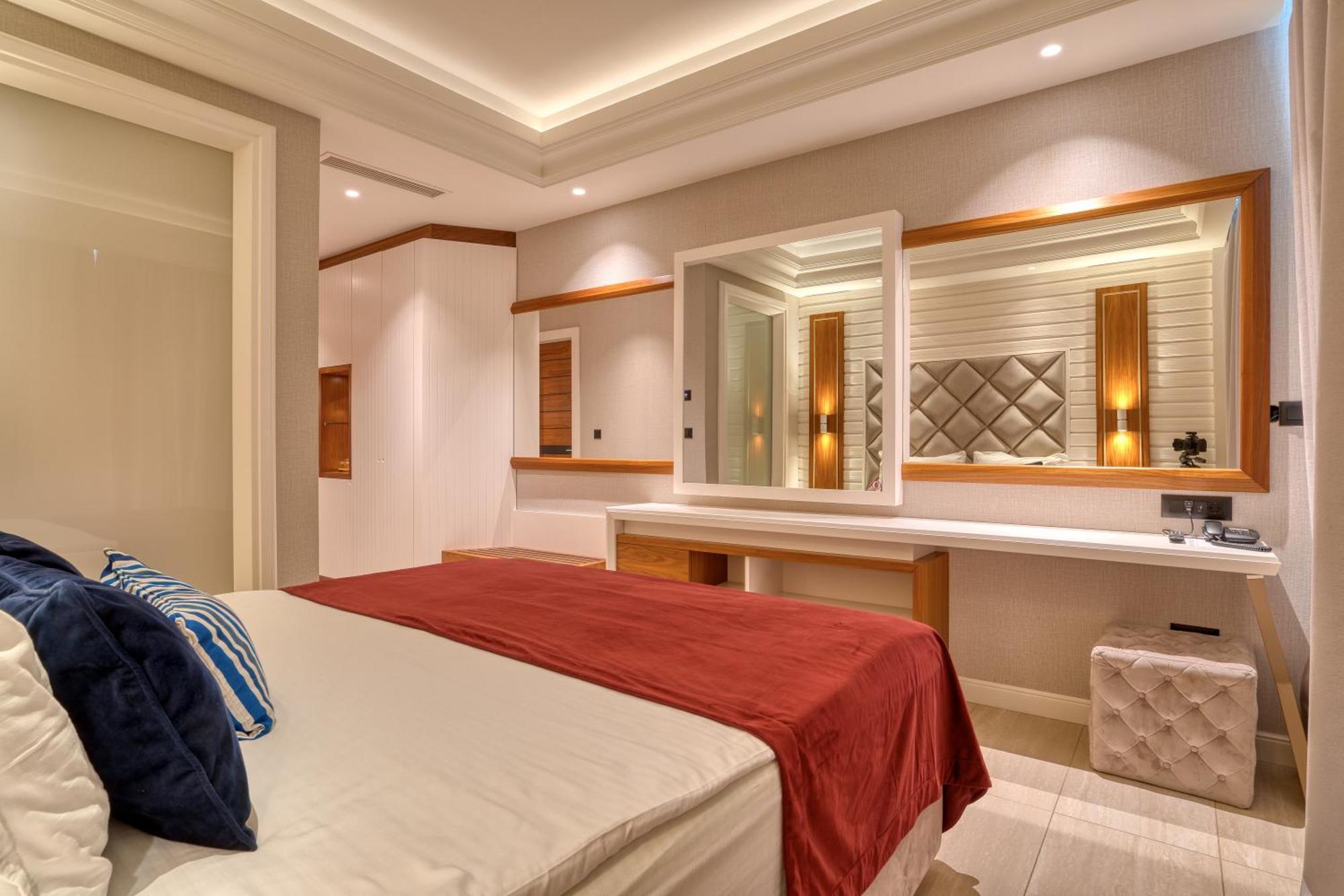 Boutique R Palazzo Hotel